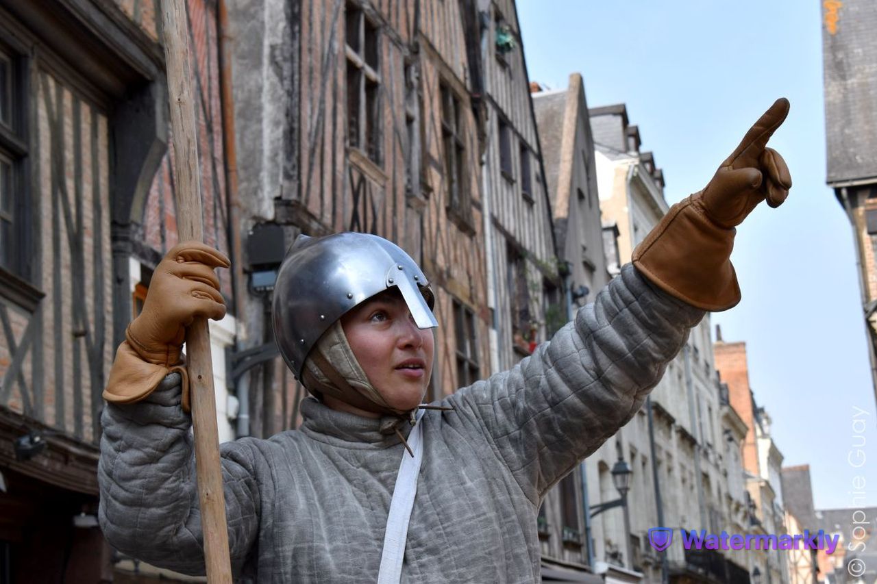 Immersive Führung durch Tours im 13. Jahrhundert.