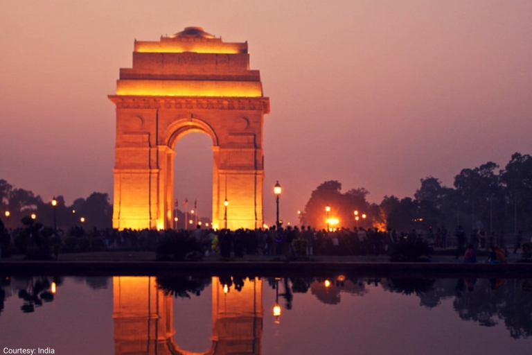 Delhi: Alquiler de coches privados con conductor y horarios flexiblesDelhi Alquiler de Coche Privado 12 Horas/120KMs