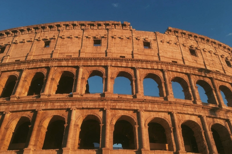 Rome: visite en petit groupe du Colisée au clair de lune de 2,5 heuresVisite en anglais