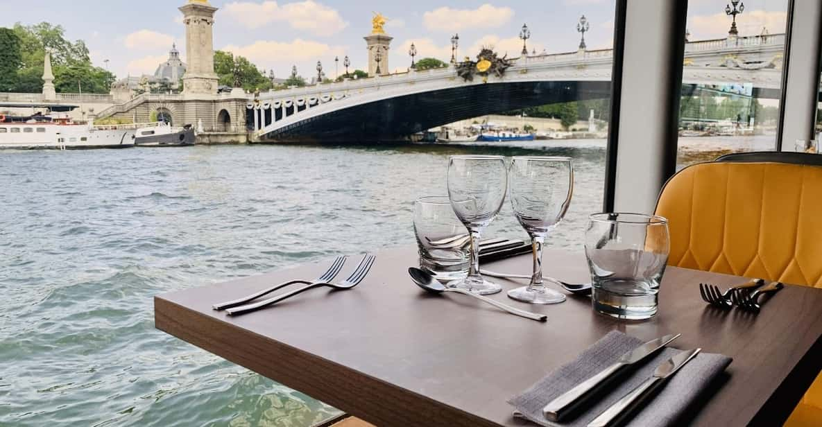 Paris Flusskreuzfahrt auf der Seine mit 3 Gänge Mittagessen GetYourGuide