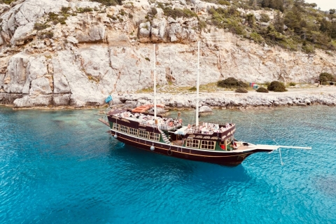 Rhodes: Sunset Cruise with Unlimited Aperol, Beer & Wine