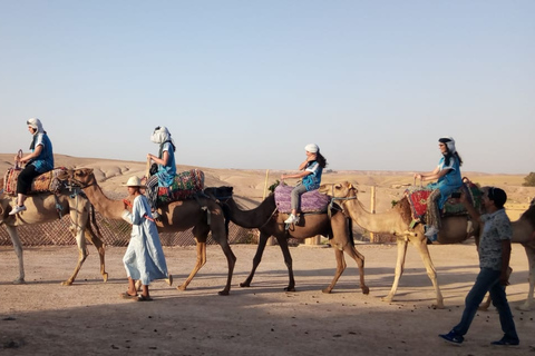 Giro in cammello al tramonto nel deserto di Agafay