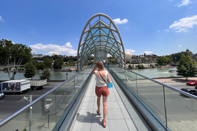 Tbilisi: Private Old City Walking Tour with Wine Tasting