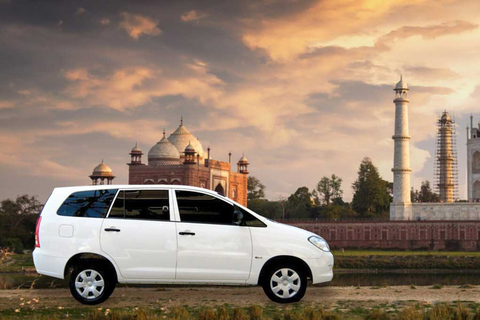 Visite du Taj Mahal en voiture depuis Delhi avec guide touristique