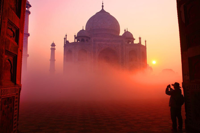 Desde Jaipur : Tour Privado del Taj Mahal en Coche - Todo IncluidoExcursión privada desde Jaipur sólo en coche A.C. + Guía turístico