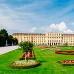Vienna: visita guidata del Castello e del Giardino di Schönbrunn con salto in treno