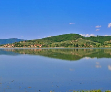 Βόλτα με σκάφος στο ηλιοβασίλεμα στη λίμνη Trasimeno με απεριτίφ ή δείπνο
