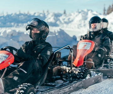 Sirkka: Experiencia Levi en karting sobre hielo con traslado opcional