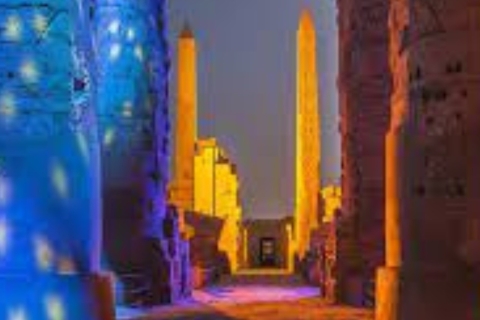 Licht- en geluidsshow in de Karnak-tempel met transfer