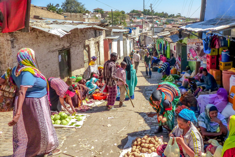 Harar: eine alte ummauerte Stadt, die viertheiligste Stadt im IslamHarar: eine alte ummauerte Stadt, eine der heiligsten Städte des Islam