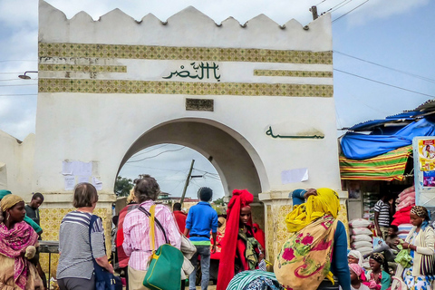 Harar: eine alte ummauerte Stadt, die viertheiligste Stadt im IslamHarar: eine alte ummauerte Stadt, eine der heiligsten Städte des Islam