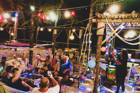 Búzios: Samba Show with Welcome Drink and Live Music