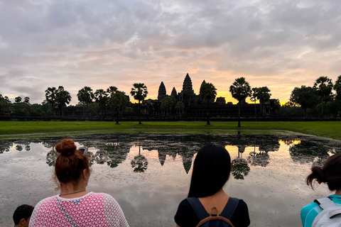 Wycieczka w małej grupie Angkor Wat Sunrise i zachód słońca łodzią Tonle SapWycieczka w małej grupie do Angkor Wat i rejs Tonle Sap Sunset