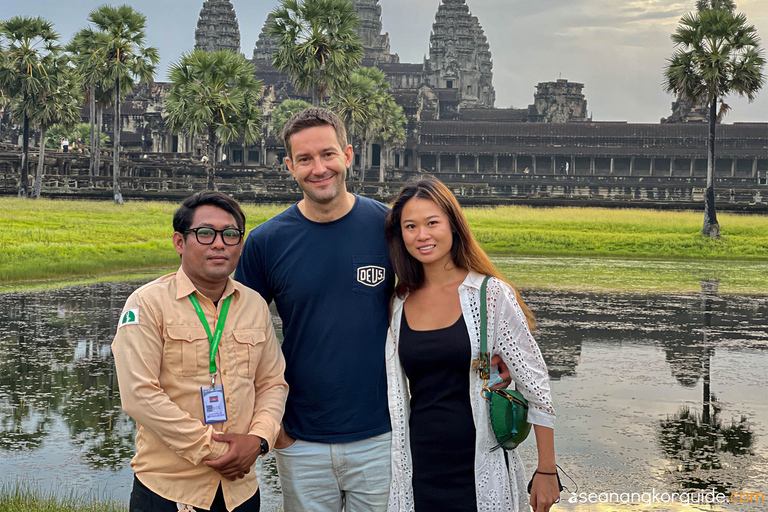 Angkor Wat Sonnenaufgang Kleingruppentour & Tonle Sap Boat SunsetAngkor Wat Small-Group Tour & Tonle Sap Cruise Sunset