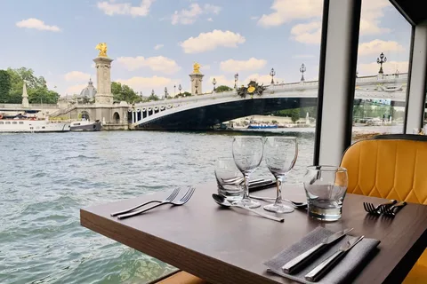 Paris : Bistronomic early dinner cruise