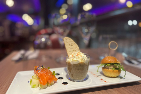 Paris : Dîner-croisière bistronomique sur la SeineDîner-croisière bistronomique