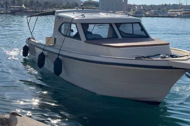 Ze Splitu: wycieczka łodzią motorową na 5 wysp z wejściem do Błękitnej Jaskini
