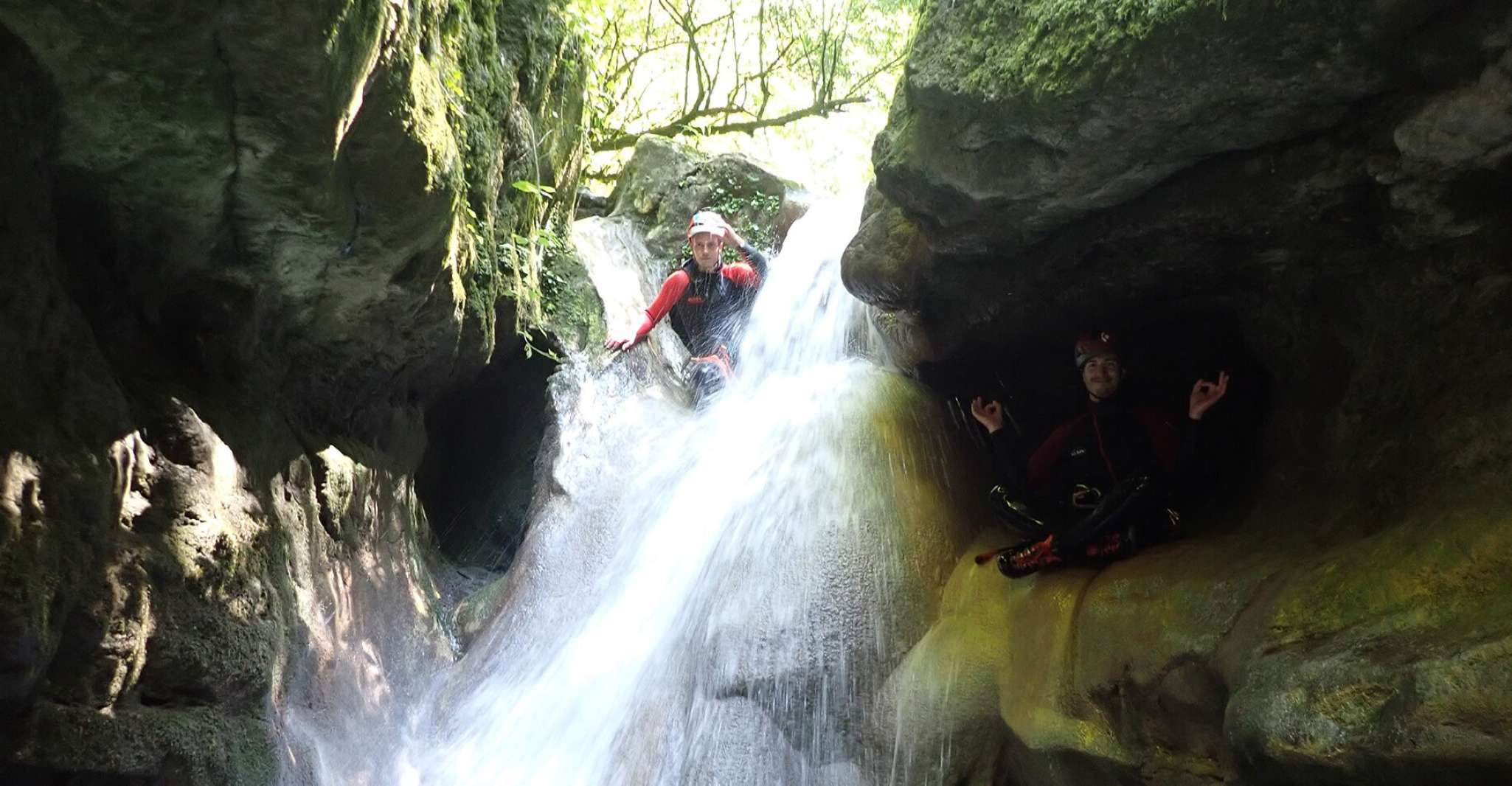Grenoble, Discover canyoning in the Vercors. - Housity