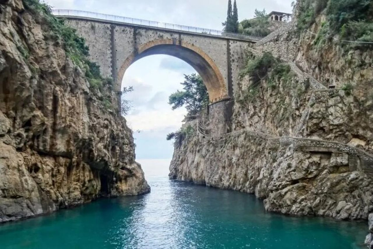 Excursión Clásica de un Día por la Costa Amalfitana en Privado desde Nápoles