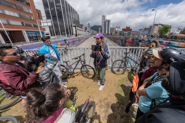 Le vélo en couleurs : visite à vélo de l'art urbainBiking in Full Color : Urban Art Bike Tour (Privé)