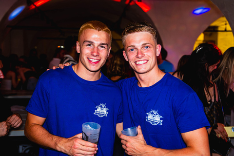 Party Bar Crawl in Nice with 10+ free shots and drink deals!