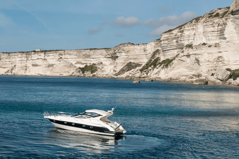 Visitare Bonifacio via mare