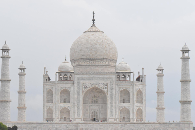 Sameday TajMahal, Agra Fort & Baby Taj Tour pociągiem GatimanTajmahal tego samego dnia, wycieczka do fortu Agra pociągiem ekspresowym