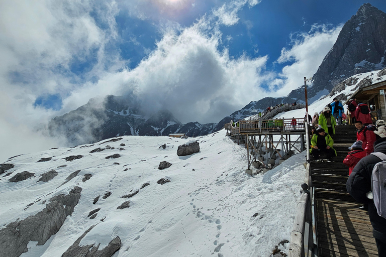 Lijiang Tour to Jade Dragon Snow Mountain w/Cable Car &amp; ShowMiddle seat tickets for the show