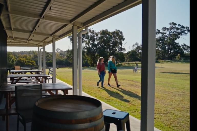 Perth: 2-Day Pinnacles, Sea Lions, and Seafood Tour