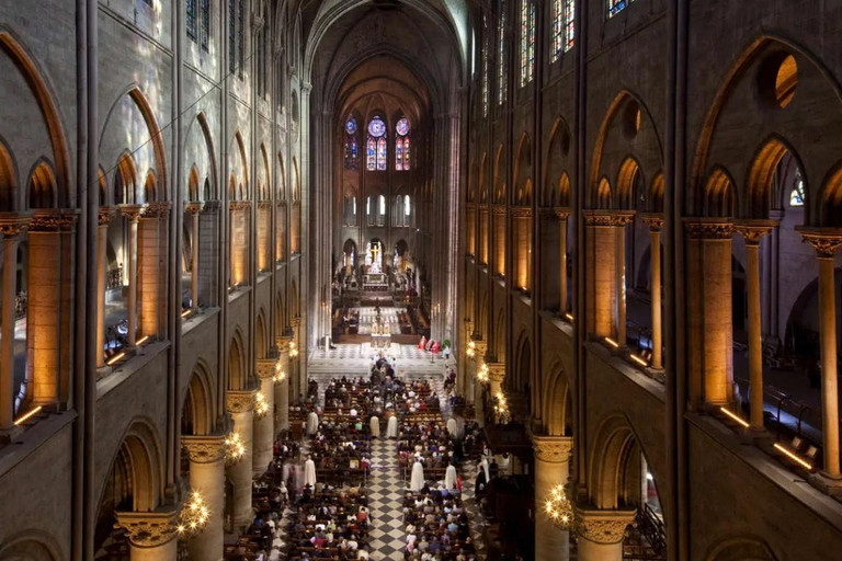 Paris: Notre-Dame Exclusive Private Guided Tour Tour in Italian, Japanese, Chinese, Korean, Armenian langs