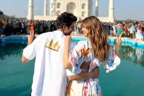 Agra: Taj Mahal Vip tickets with Professional Photographer