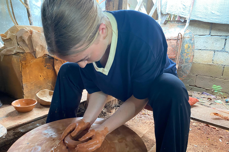 Luang Prabang: Half-Day Cycling & Pottery Experience