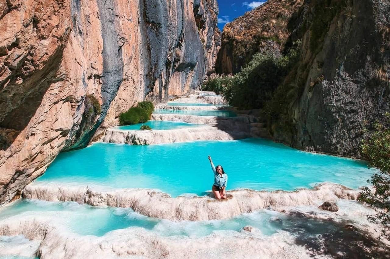 Von Ayacucho aus: Das türkisfarbene Wasser von Millpu