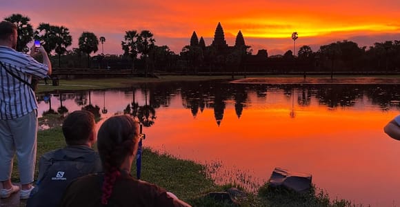 Angkor Sunrise Bike Tour With Lunch Included