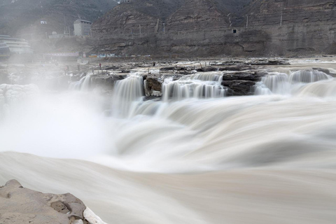 Xi’an: Hukou Waterfall Day Trip with Guide & Pickup