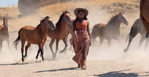 Cappadocia: Running Horses Photoshoot with Costume Rental