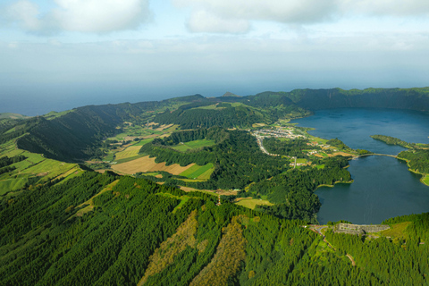 São Miguel : visite de Sete Cidades et d'une plantation d'ananas