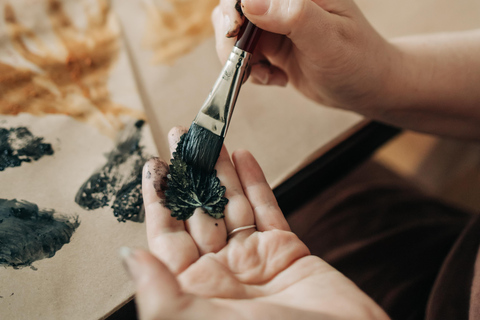 Paint & Sip Tea: Botanical Illustration in São Paulo Studio