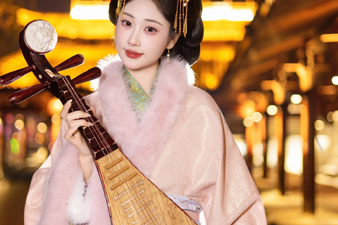 Shanghai: Traditional Hanfu Dress-Up & Photoshoot Experience