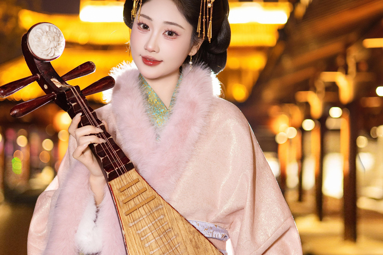 Shanghai: Traditional Hanfu Dress-Up & Photoshoot Experience