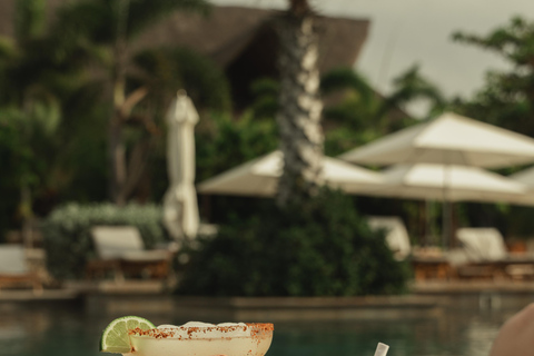 Cartagena:Makani Beach Club w/ Boat Transfer, Drink & Sunbed Makani ELUA VIP Couple Experience – Spa, Lunch & Drinks