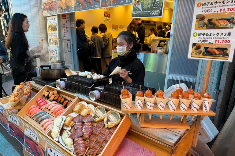 Tokyo: Tsukiji Fish Market Walking Tour with a Local Guide Tokyo: Tsukiji Fish Market Tour with Food Tastings