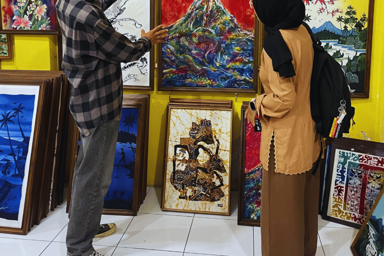 Yogyakarta: Tour serale a piedi e street foodYogyakarta: Tour a piedi notturno