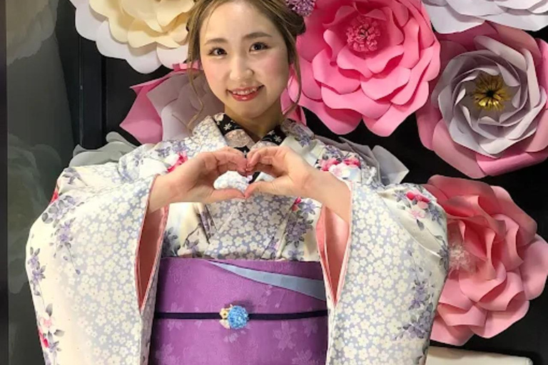 Kanazawa: Kimono Dressing & City Stroll Experience Ticket | Yukata Experience Course