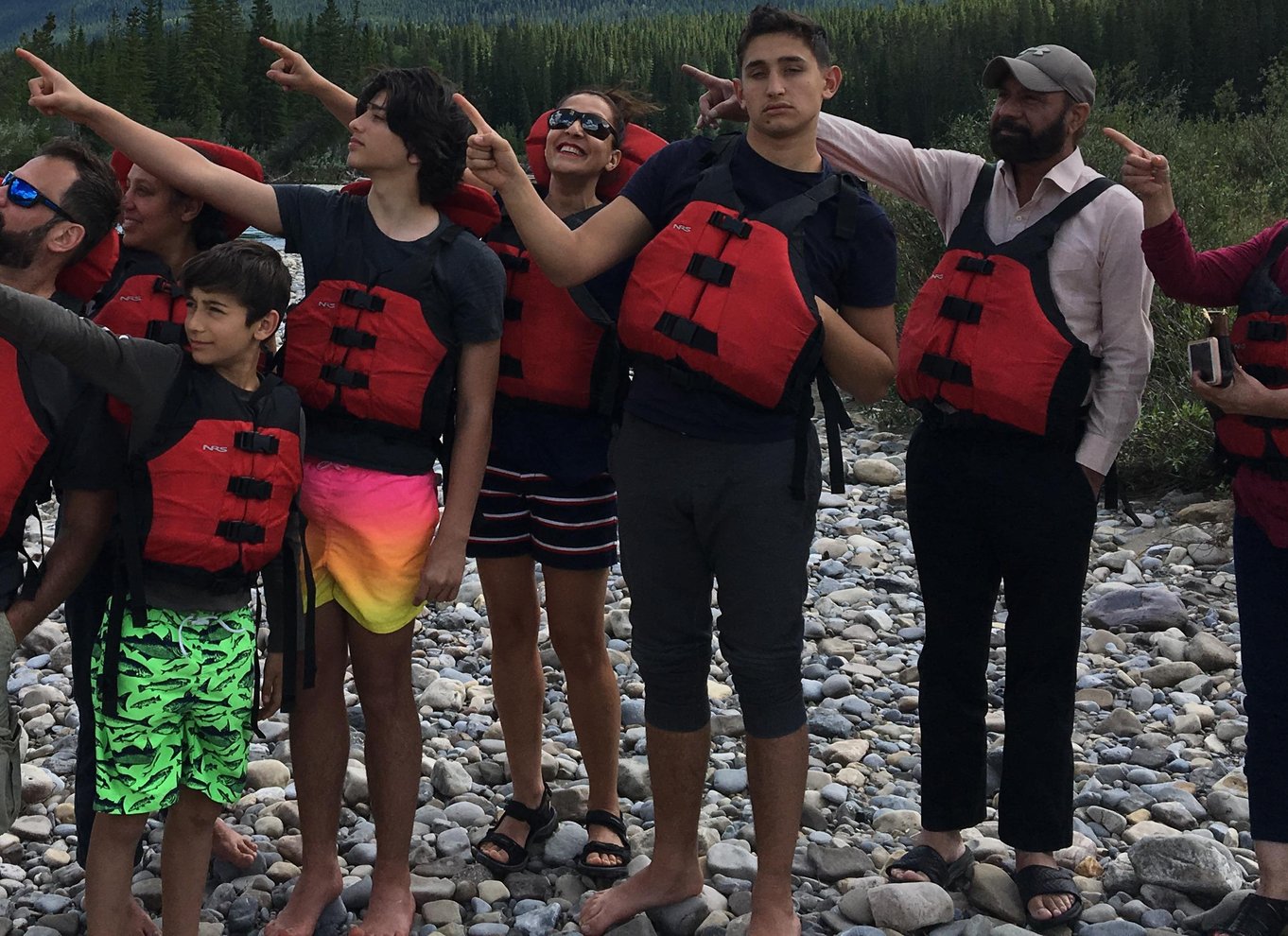 Canmore: Rocky Mountain – 1,5 times naturskøn tur med flåde på Bow River