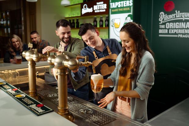 Prag: Bierausschankkurs bei Pilsner Urquell Experience