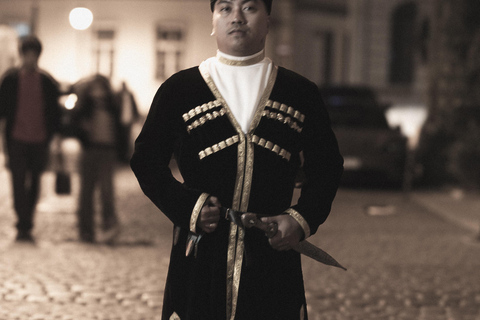 Baku: Old City Photo Tour with Traditional Outfits