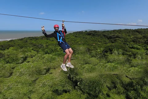 Cartagena: Zipline avontuur aan de oceaan met lunch