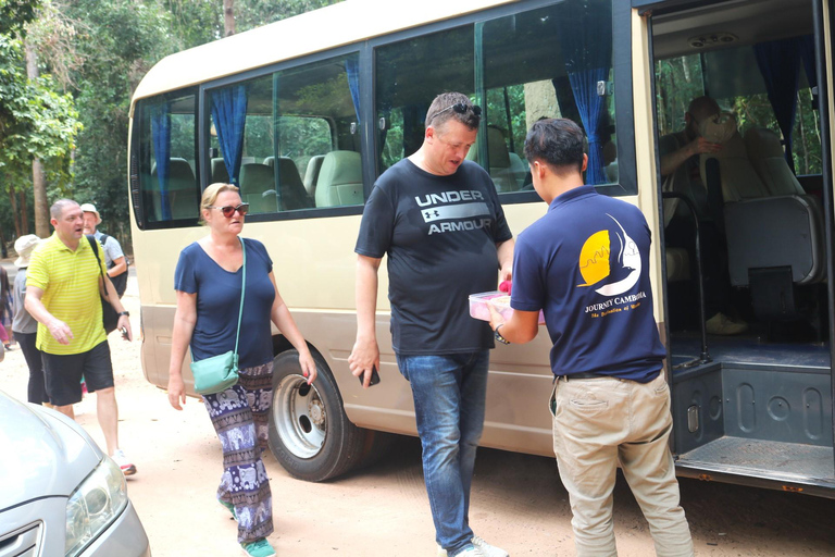 Full-Day Banteay Srei Temple Small-Group Tour