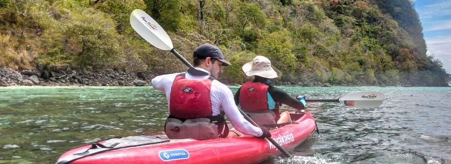 Coron : excursion en kayak sur la face nord avec déjeuner et plongée avec tuba